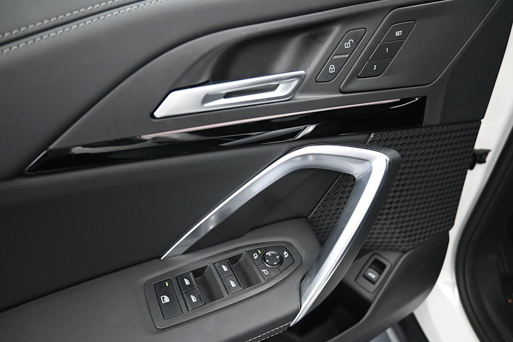Thumbnail: 2026 BMW X1 - 16