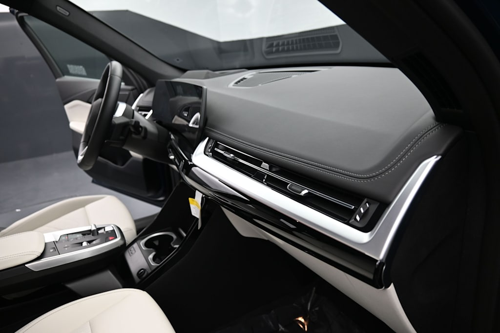 Thumbnail: 2026 BMW X1 - 7
