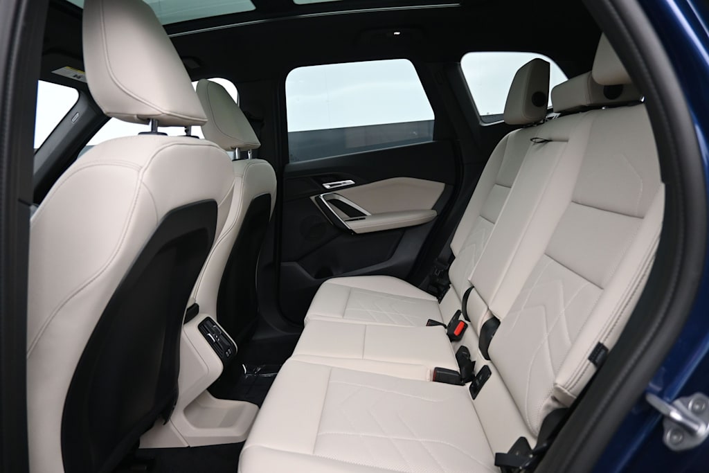 Thumbnail: 2025 BMW X1 - 8