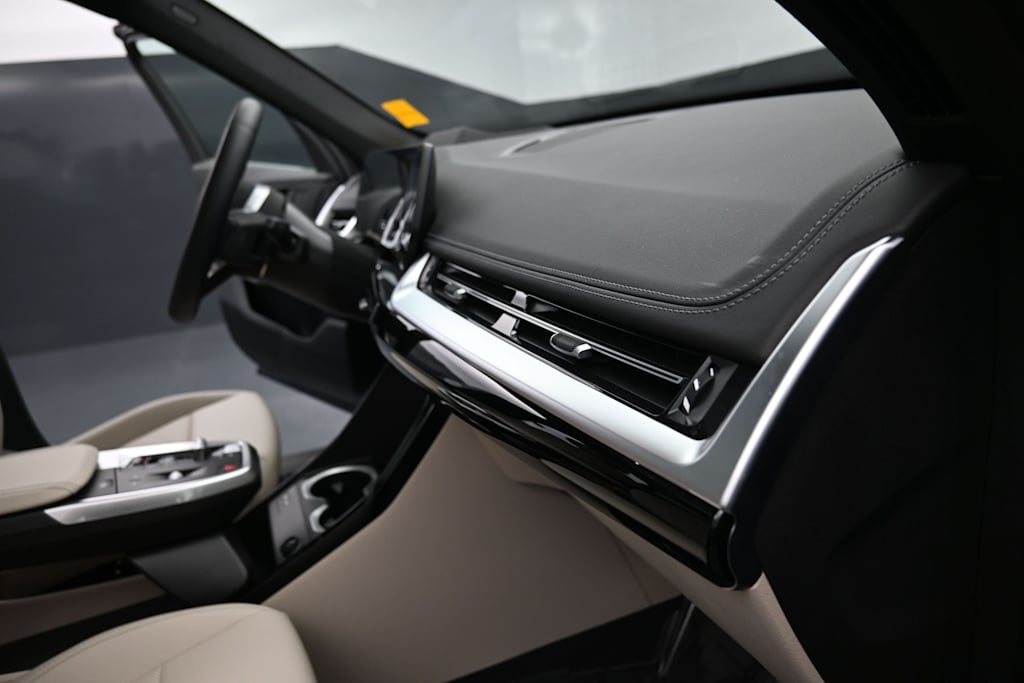 Thumbnail: 2025 BMW X1 - 12