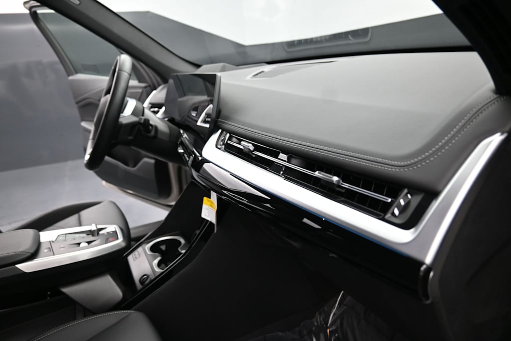 Thumbnail: 2026 BMW X1 - 6