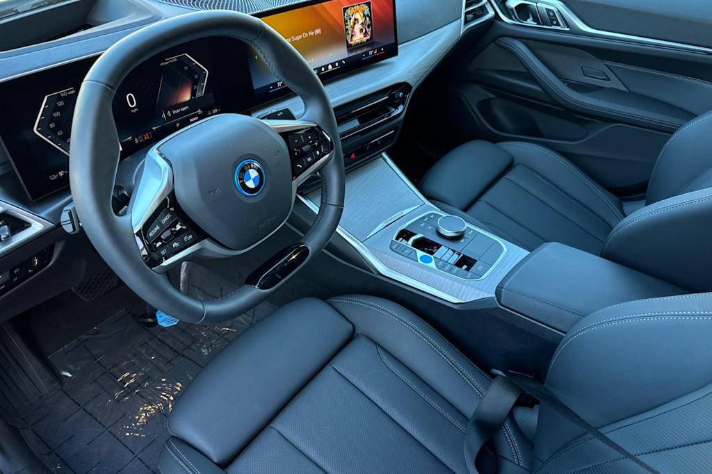 Thumbnail: 2025 BMW i4 - 9