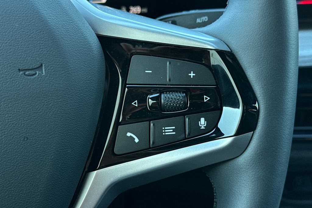 Thumbnail: 2025 BMW i4 - 30