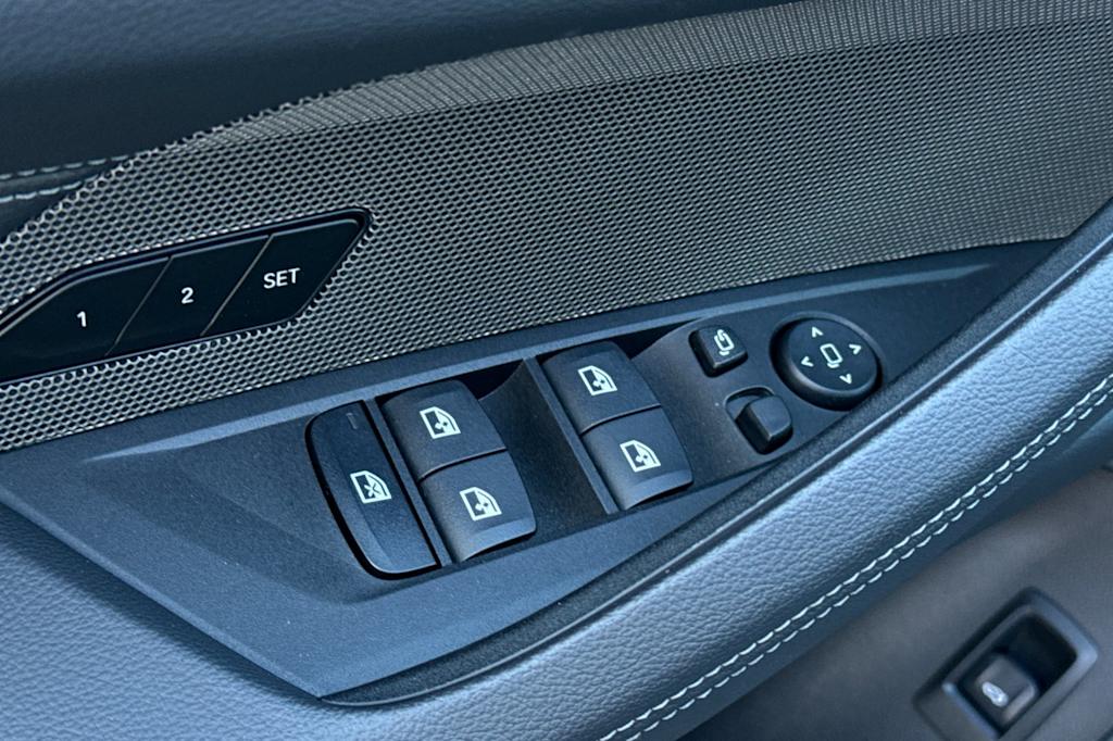 Thumbnail: 2025 BMW i4 - 22