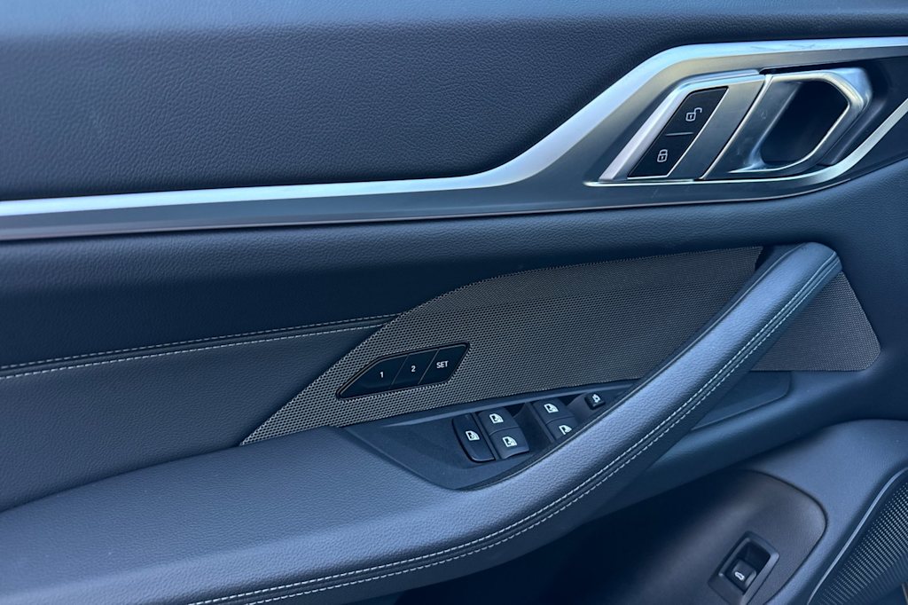 Thumbnail: 2025 BMW i4 - 21