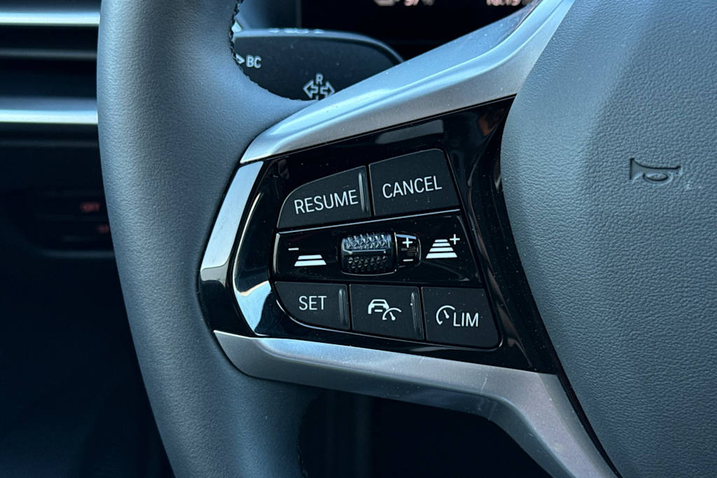 Thumbnail: 2025 BMW i4 - 29