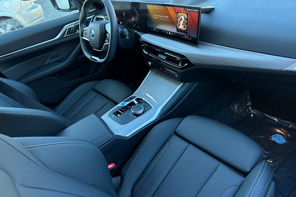 Thumbnail: 2025 BMW i4 - 12