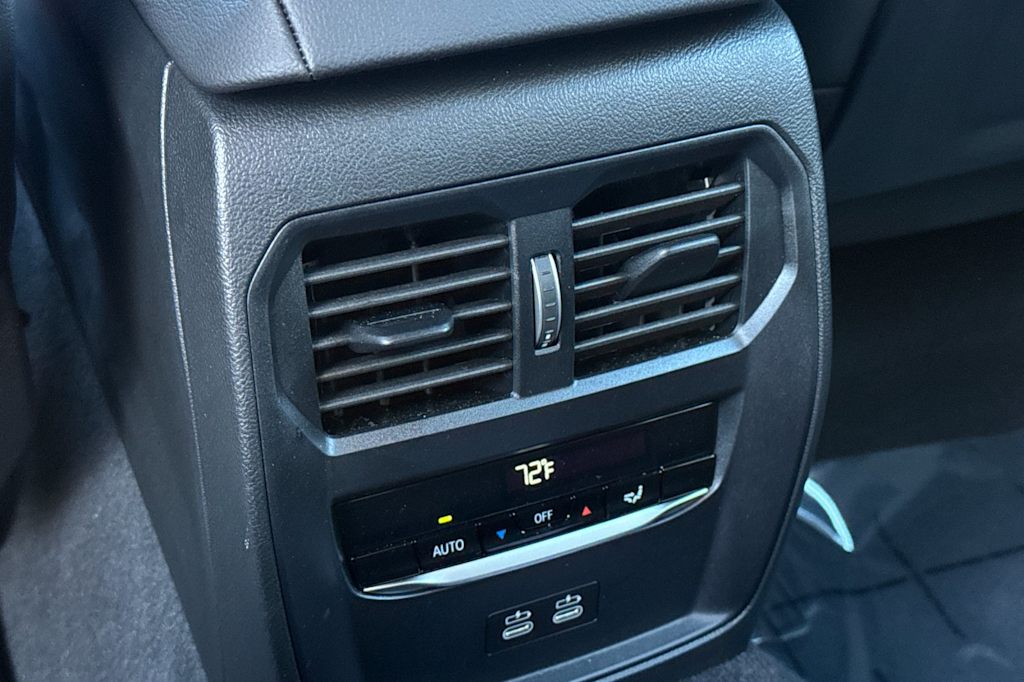 Thumbnail: 2025 BMW i4 - 23