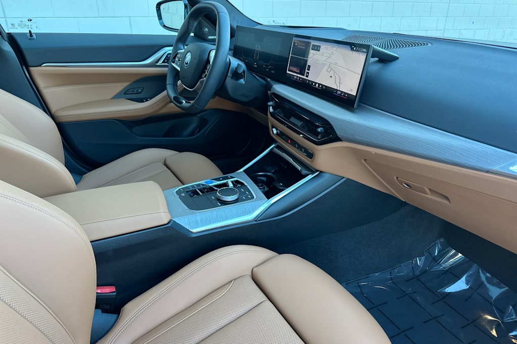 Thumbnail: 2025 BMW i4 - 12