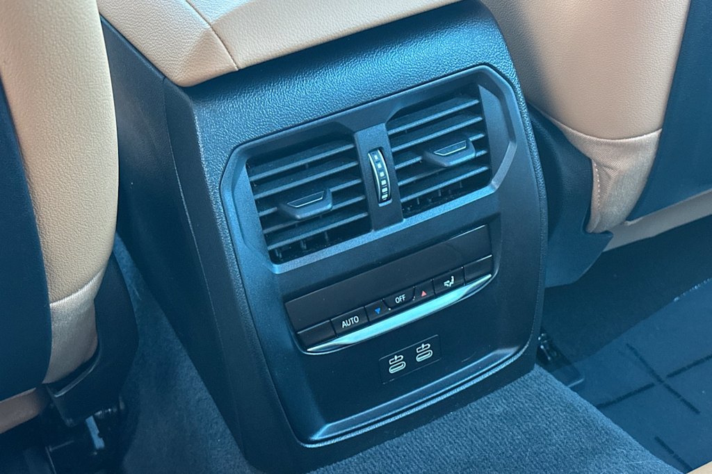 Thumbnail: 2025 BMW i4 - 22