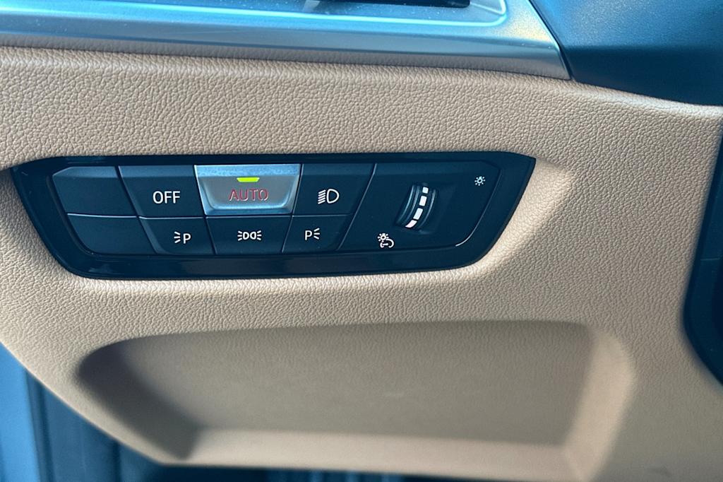 Thumbnail: 2025 BMW i4 - 32