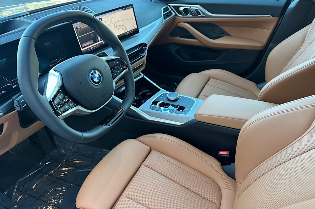 Thumbnail: 2025 BMW i4 - 9