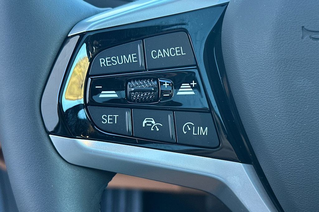 Thumbnail: 2025 BMW i4 - 29