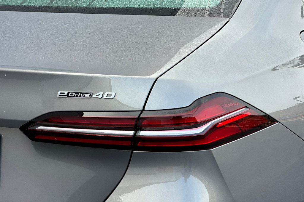 Thumbnail: 2024 BMW i5 - 31