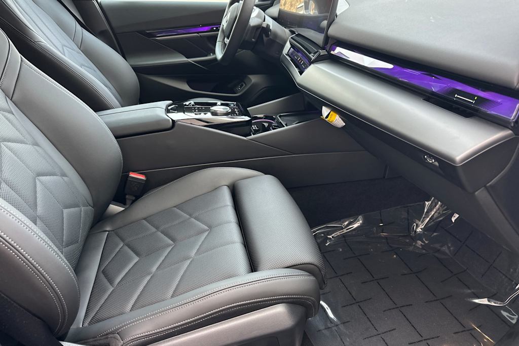 Thumbnail: 2024 BMW i5 - 10