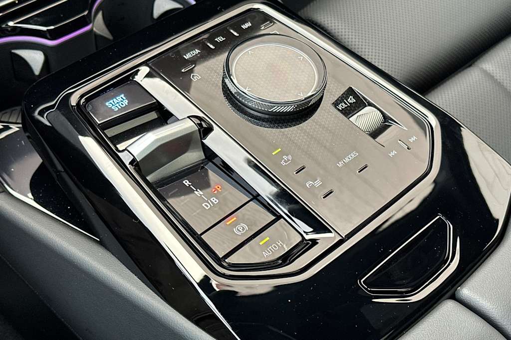 Thumbnail: 2024 BMW i5 - 15