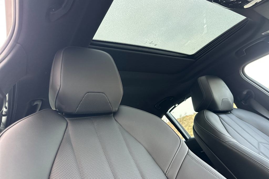 Thumbnail: 2024 BMW i5 - 24