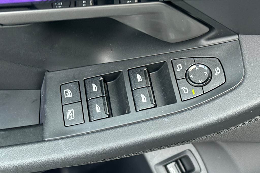 Thumbnail: 2024 BMW i5 - 22