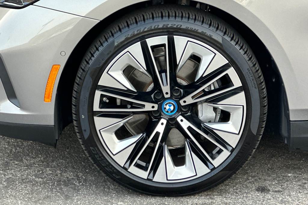 Thumbnail: 2024 BMW i5 - 8