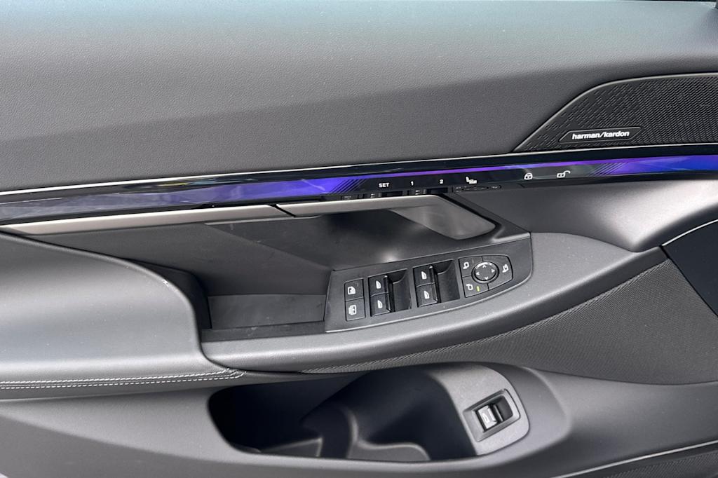 Thumbnail: 2024 BMW i5 - 21