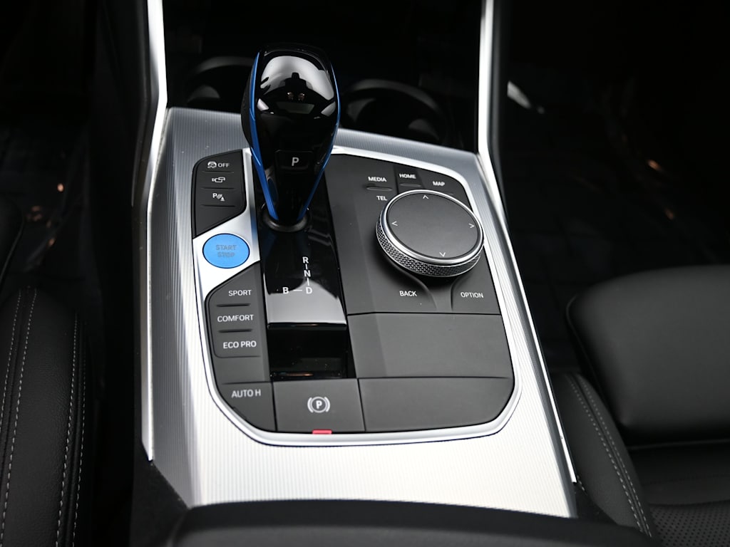 Thumbnail: 2023 BMW i4 - 10