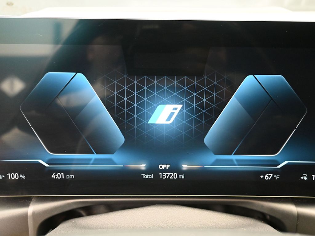 Thumbnail: 2023 BMW i4 - 9
