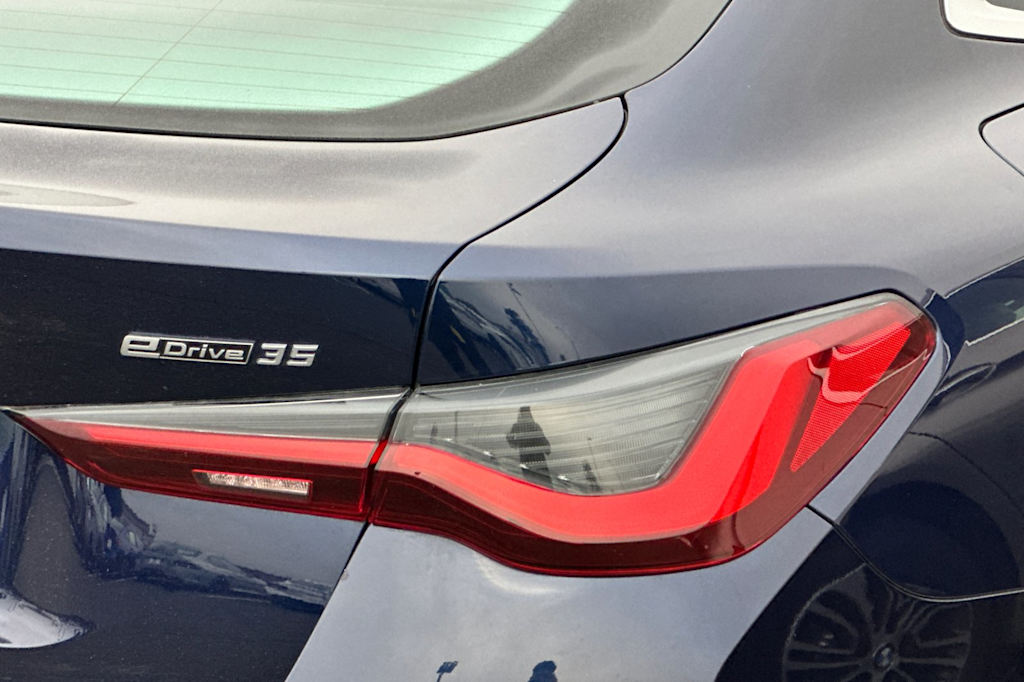 Thumbnail: 2023 BMW i4 - 17
