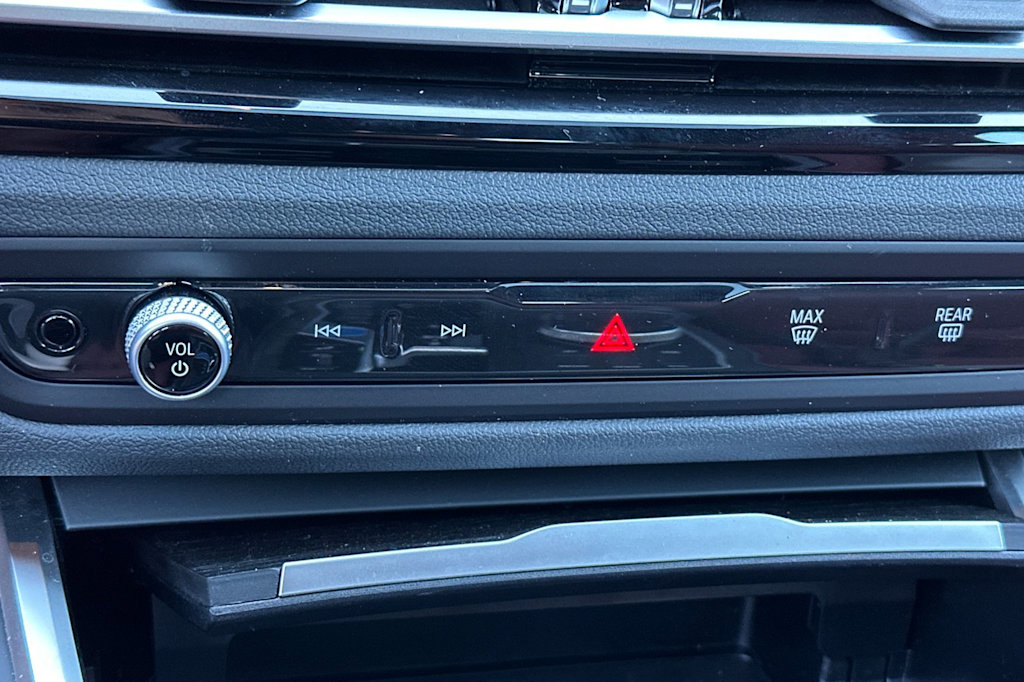 Thumbnail: 2023 BMW i4 - 27