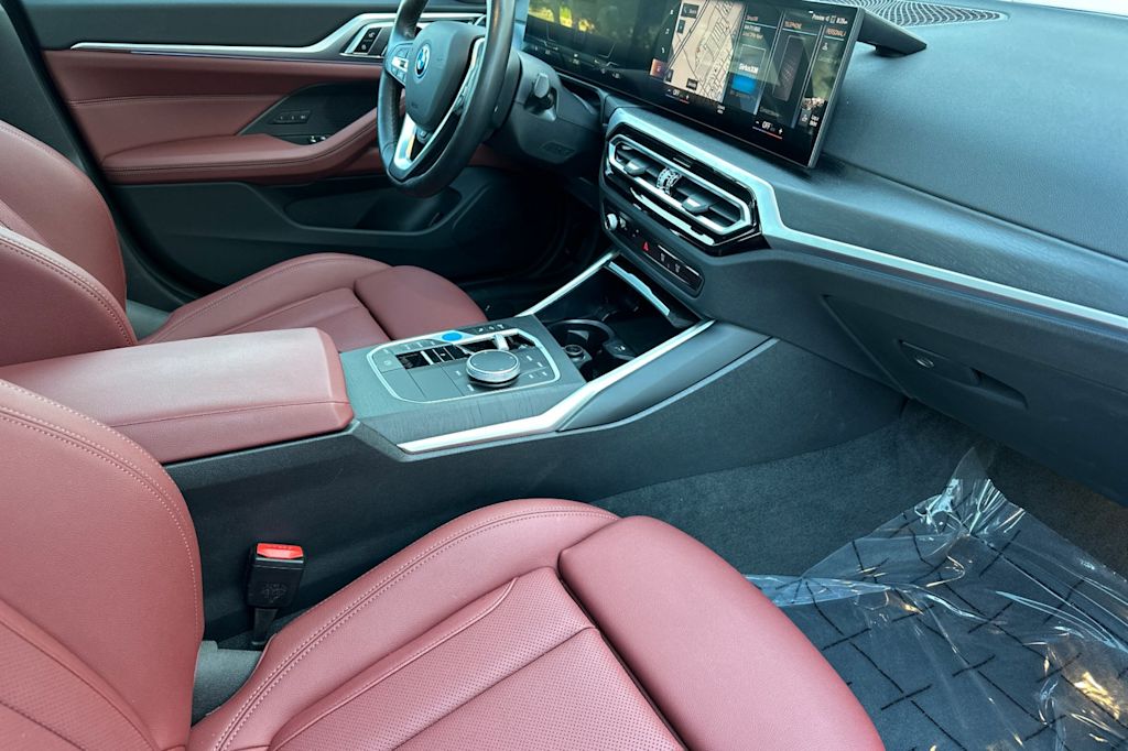 Thumbnail: 2023 BMW i4 - 11