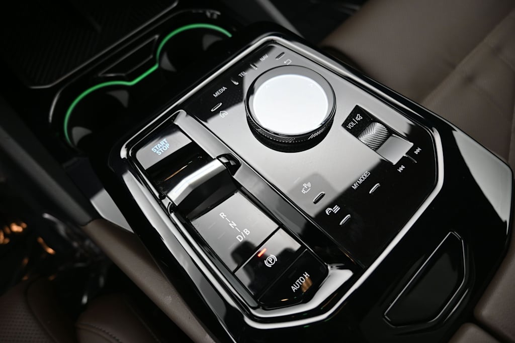Thumbnail: 2024 BMW i5 - 10