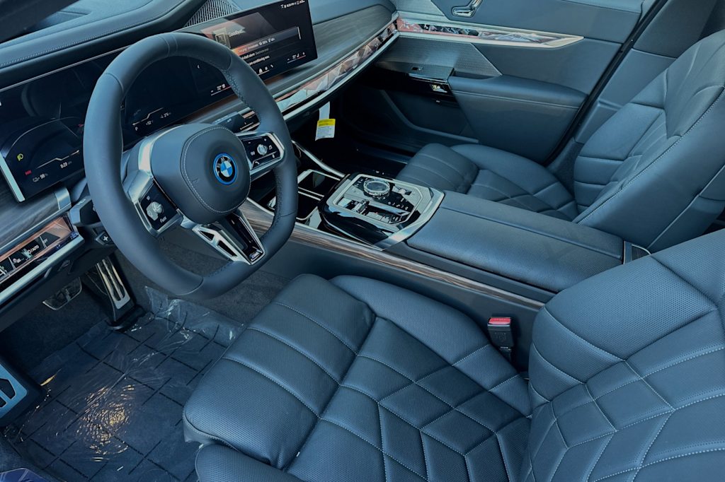 Thumbnail: 2024 BMW i7 - 9