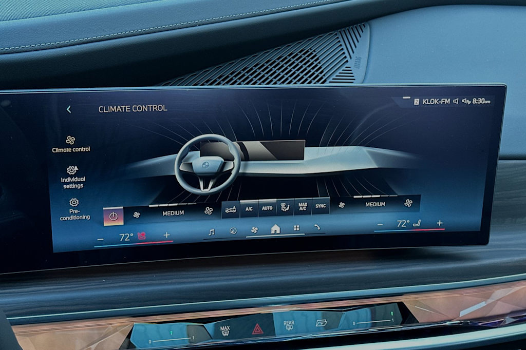 Thumbnail: 2024 BMW i7 - 24