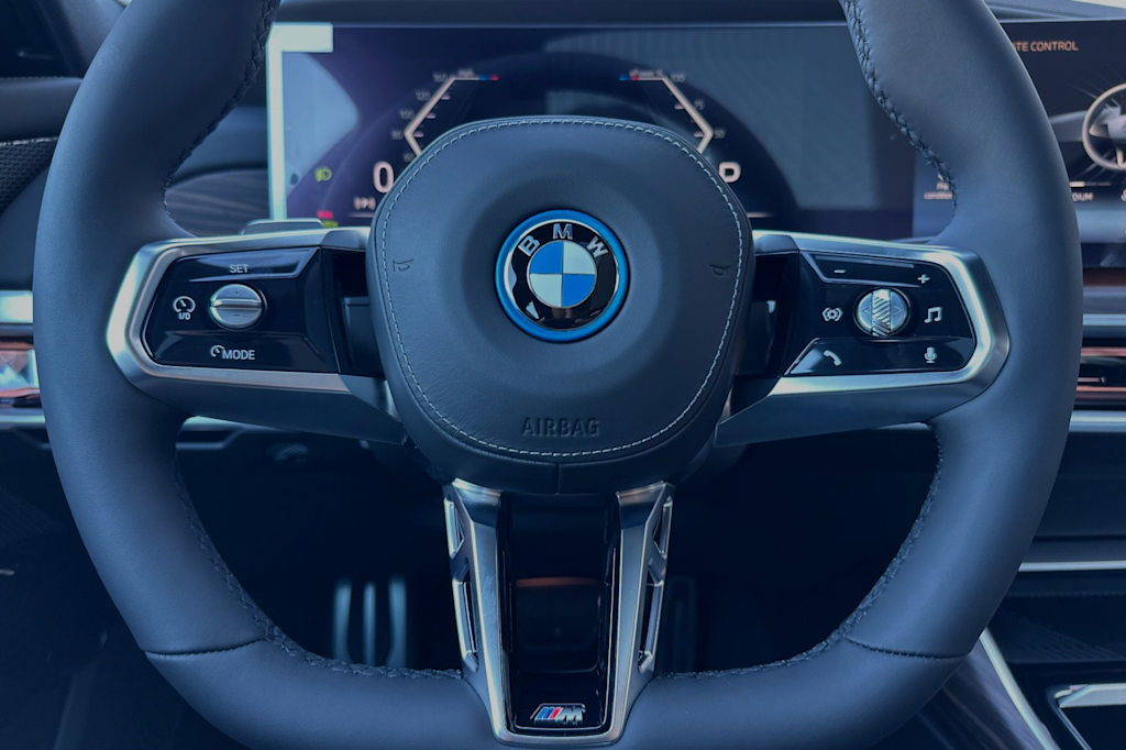 Thumbnail: 2024 BMW i7 - 25