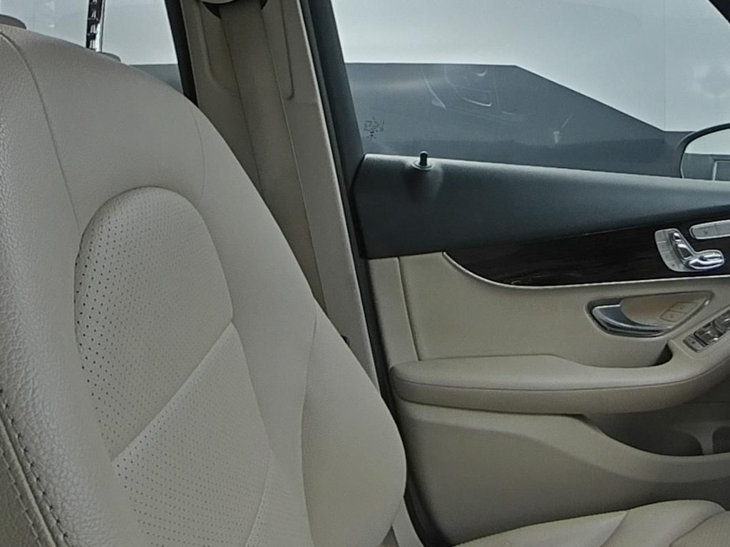 Thumbnail: 2019 Mercedes-Benz GLC - 10