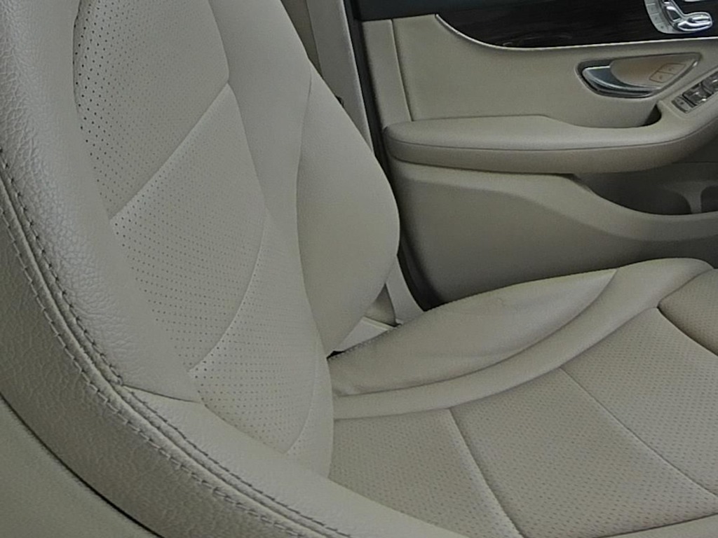 Thumbnail: 2019 Mercedes-Benz GLC - 28