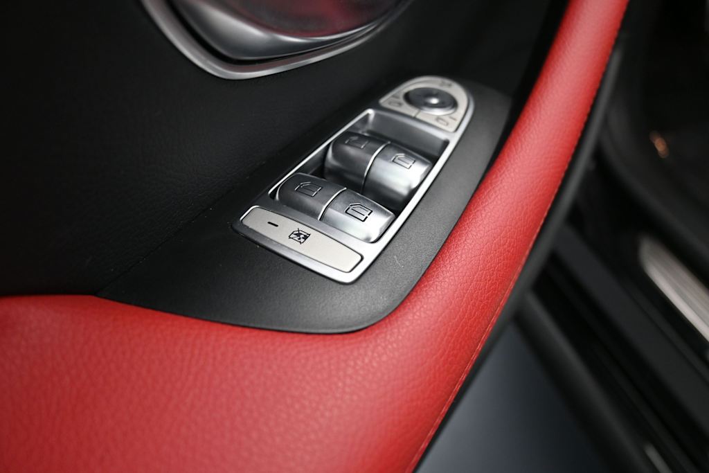 Thumbnail: 2020 Mercedes-Benz E-Class - 19