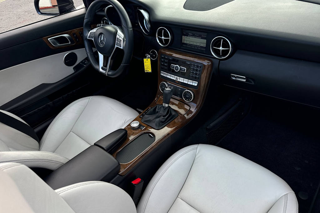 Thumbnail: 2014 Mercedes-Benz SLK - 10