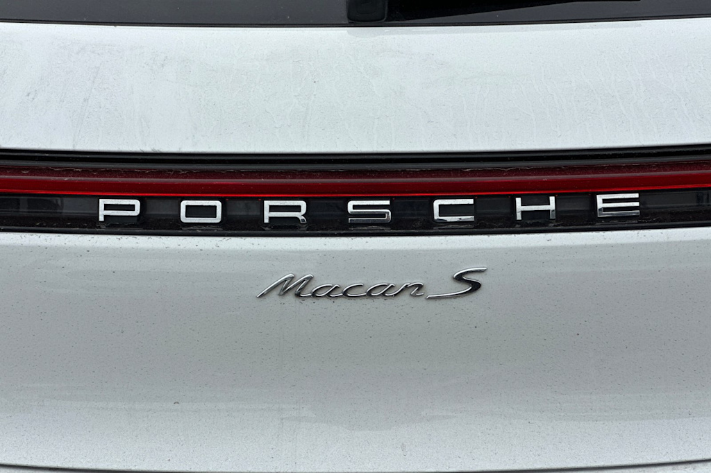 2023 Porsche Macan S 21