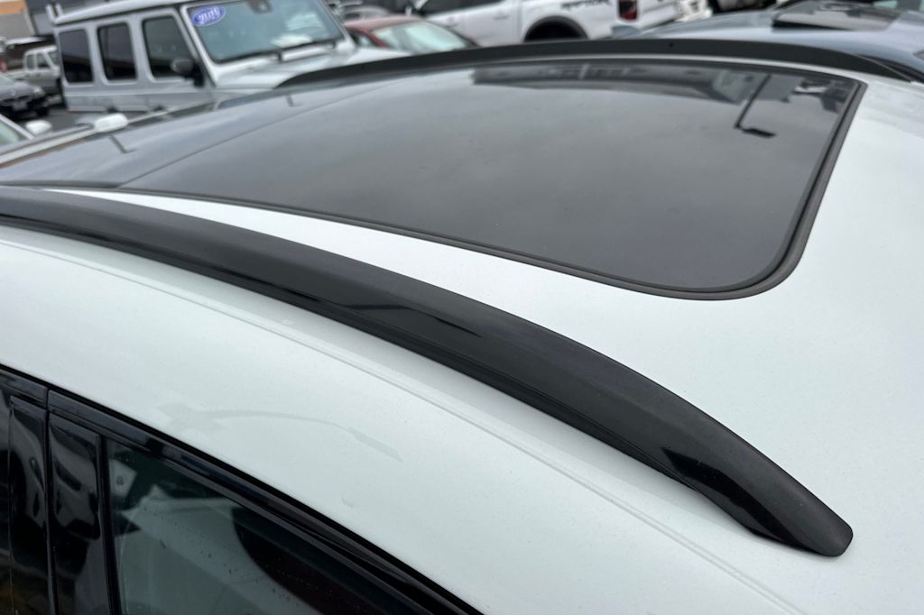 2023 Porsche Macan S 16