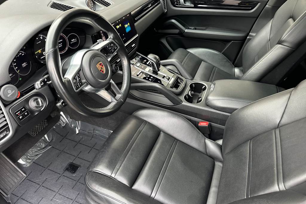 Thumbnail: 2020 Porsche Cayenne - 10