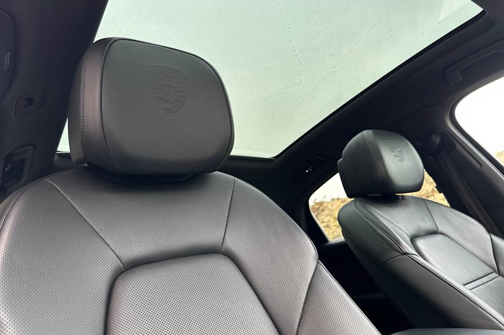 Thumbnail: 2020 Porsche Cayenne - 24