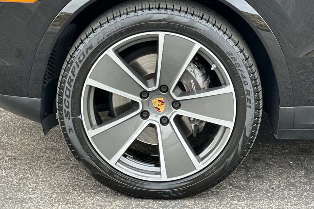 Thumbnail: 2020 Porsche Cayenne - 8