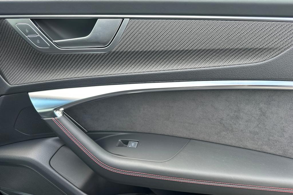 Thumbnail: 2024 Audi RS 7 - 23