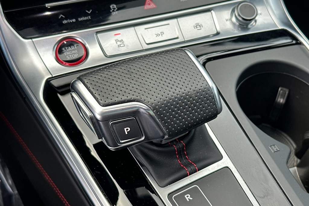 Thumbnail: 2024 Audi RS 7 - 13