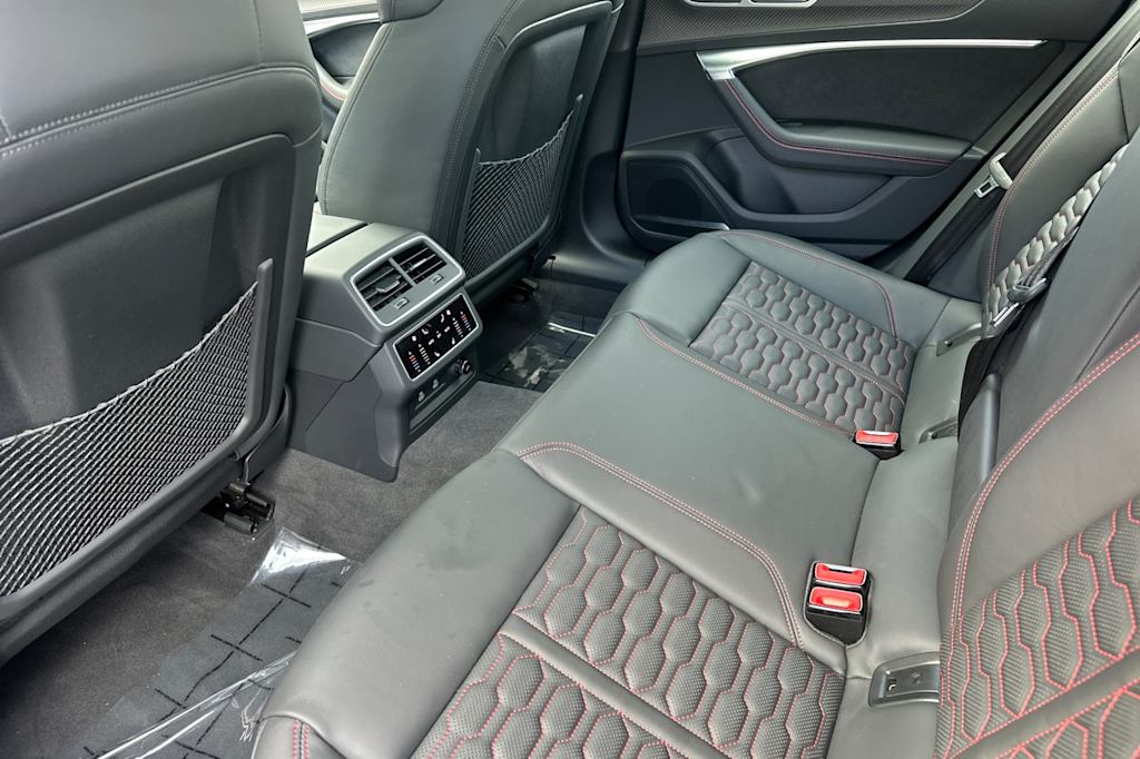 Thumbnail: 2024 Audi RS 7 - 11