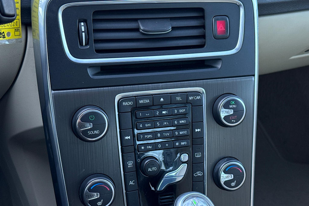 Thumbnail: 2013 Volvo S60 - 22