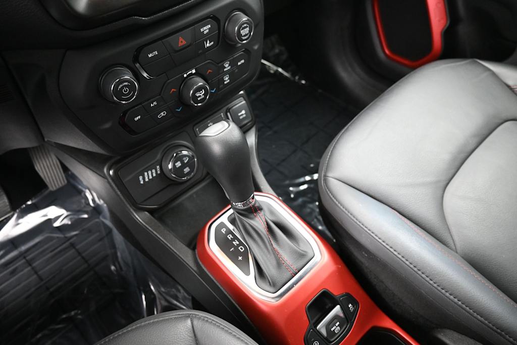 Thumbnail: 2022 Jeep Renegade - 10