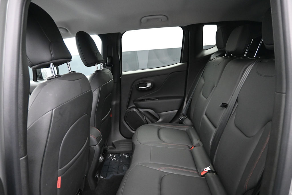 Thumbnail: 2022 Jeep Renegade - 9