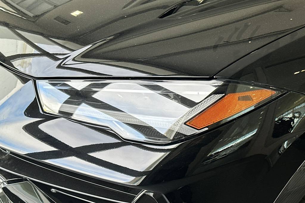 Thumbnail: 2023 Lamborghini Urus - 11