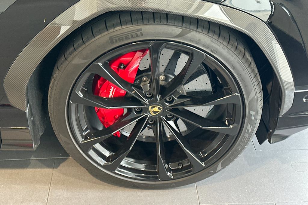 Thumbnail: 2023 Lamborghini Urus - 6